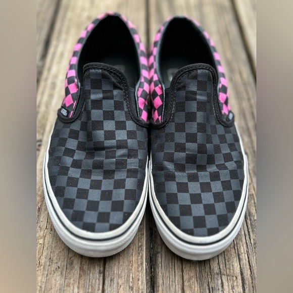 Vans Kids Size 7 checkerboard slip on sneakers 25 inches in black and pink - Picture 2 of 10